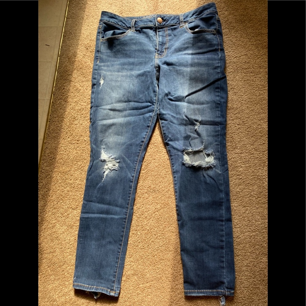American Eagle distressed jeggings.